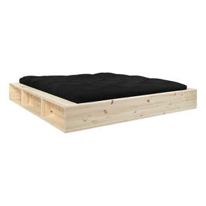 Dvoulůžková postel z masivního dřeva s úložným prostorem a černým futonem Comfort Karup Design Ziggy